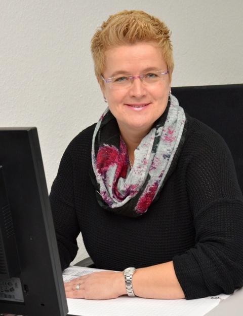 Frau Nicole Omlohr-Schäff